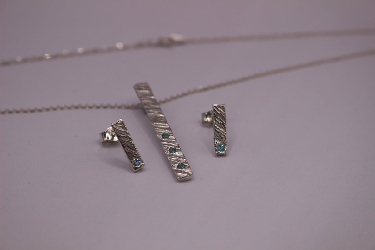 Feather Texture Natural Gemstone Necklace