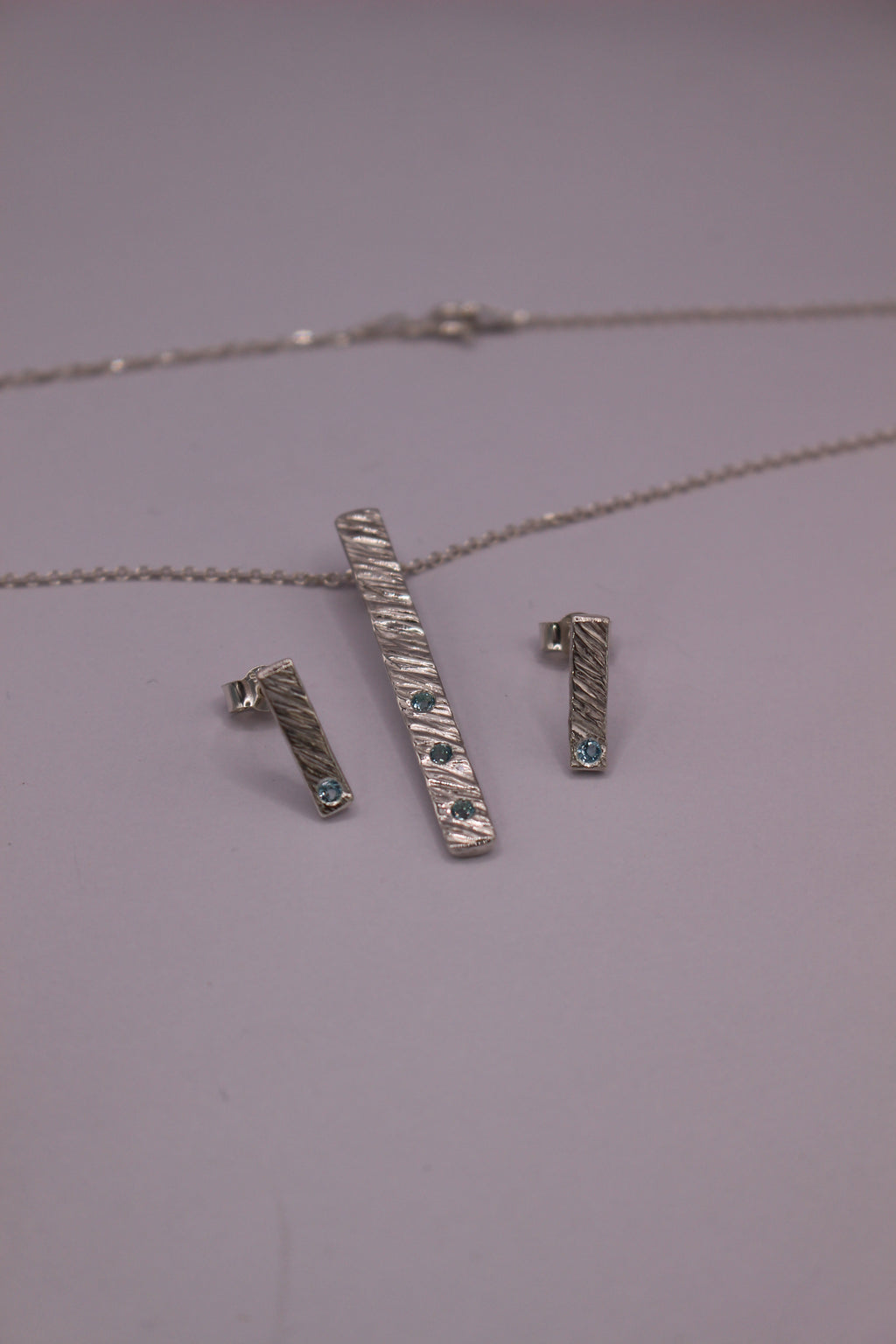 Feather Texture Natural Gemstone Necklace