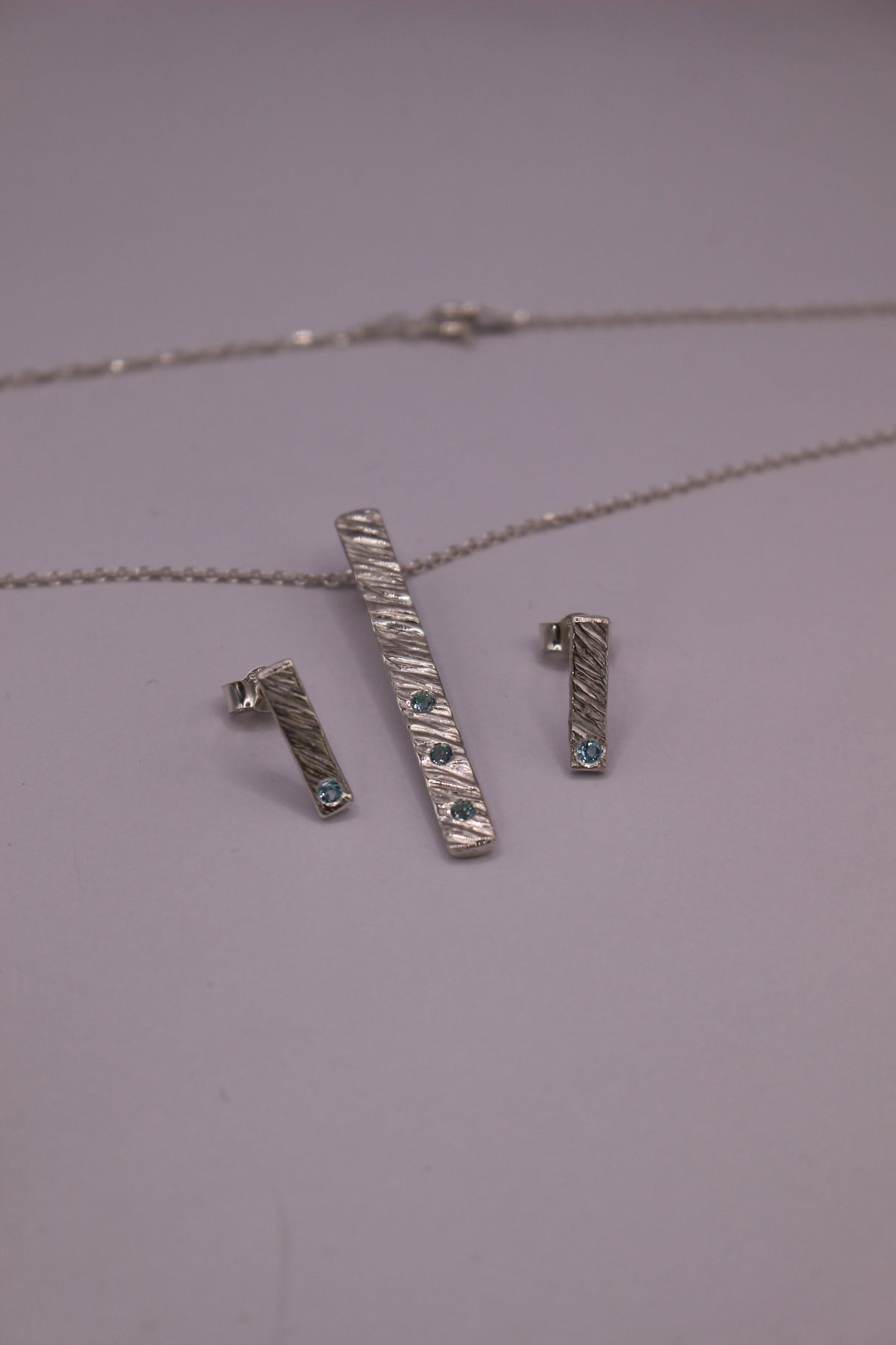 Feather Texture Natural Gemstone Necklace