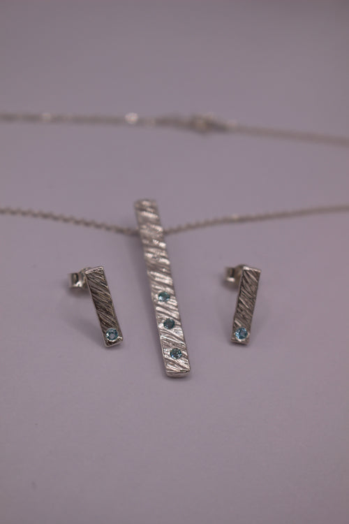 Feather Texture Natural Gemstone Necklace
